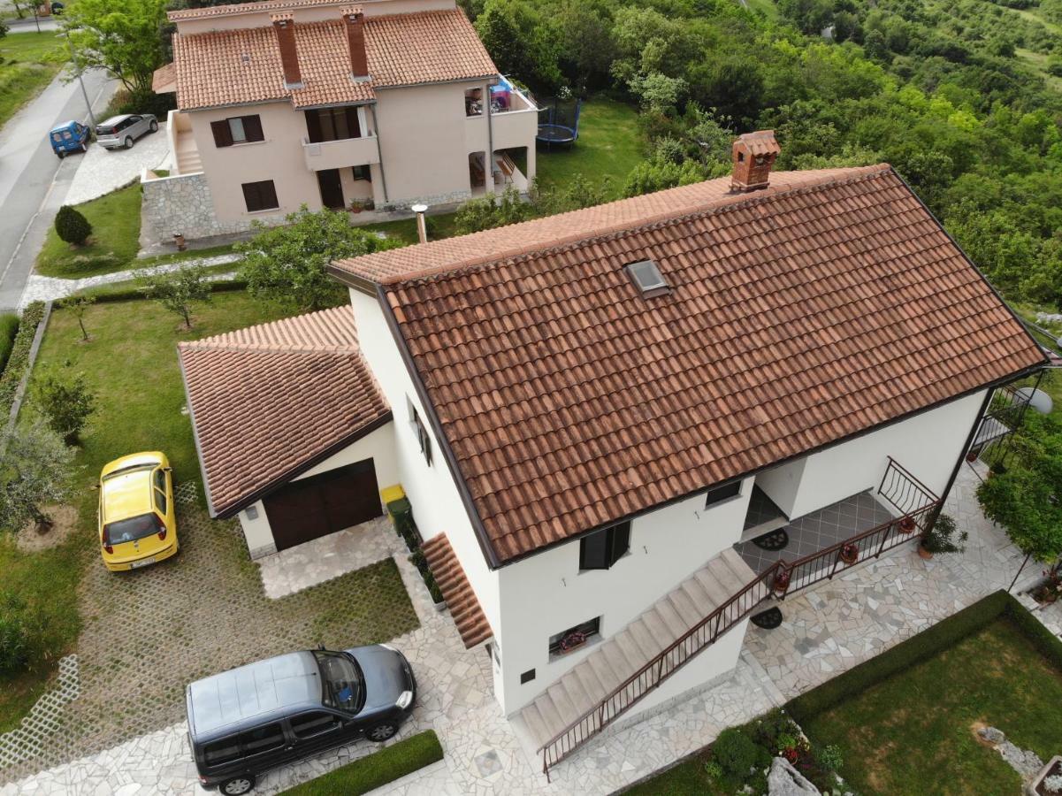 Apartment Fabris Roč エクステリア 写真